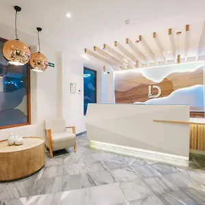 Debambú Atarazanas Apartahotel